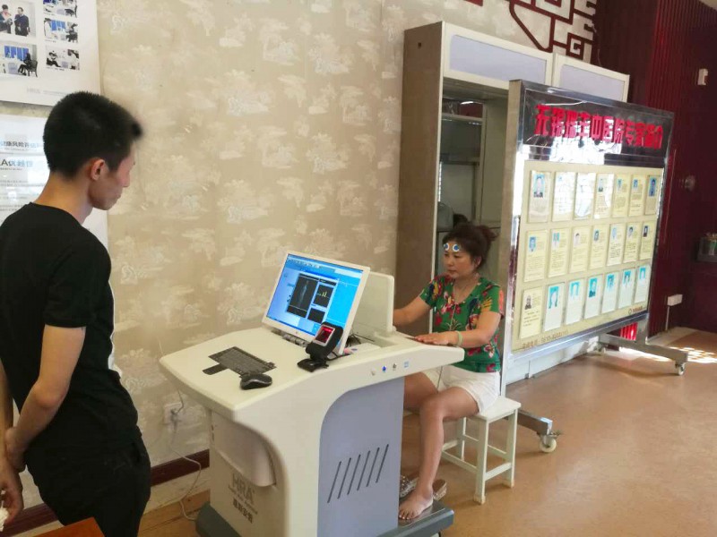 惠斯安普上門免費為光明愛心之家的老師們體檢